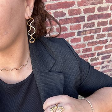 WOLFF JEWELRY WAVY GOLD CHOKER – ELEGANT HALSKÆDE MED JUSTERBAR KÆDE- 1199
