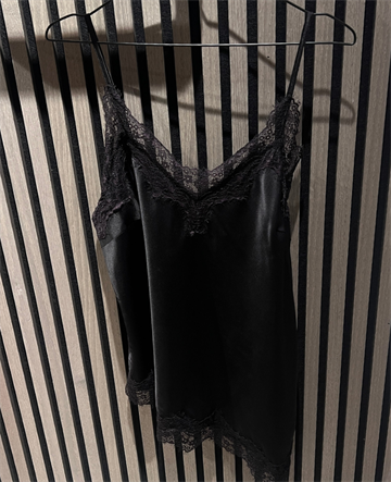 PIECES JESSA SINGLET W/LACE WVN BLACK - 17165410