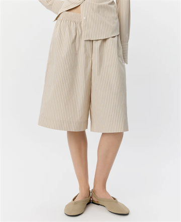 SOFIE SCHNOOR BLAIRSW STRIPED BERMUDA SHORTS WHITE/BLACK STRIPE - S262291