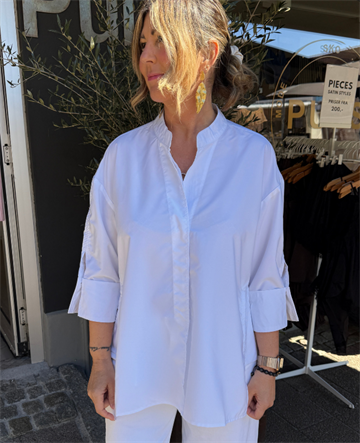 WAUW LUNA SHIRT WHITE THE GOOD LUCK CLUB - 10187