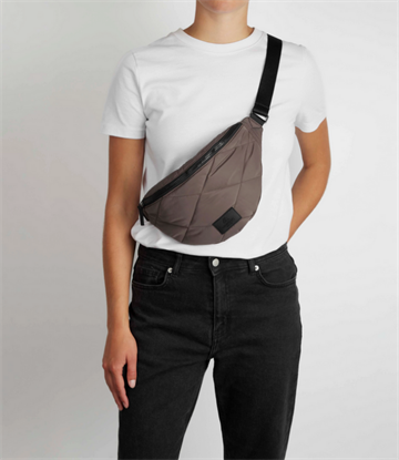 MARKBERG BRIANNAMBG BUM BAG MAJOR BROWN/W. BLACK - 5971RRP