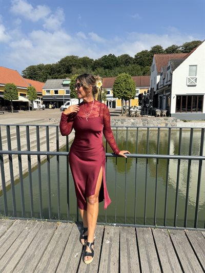 YAS MEELS LACE MIDI DRESS CABERNET - 26032597 