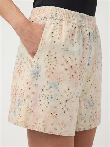 YAS SURALA HW SHORTS PRISTINE- 26040539