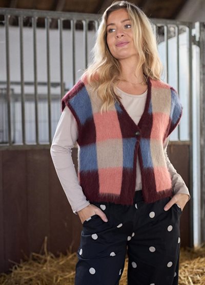 BLACK COLOUR CHESS KNIT VEST BERRY MIX - 1213